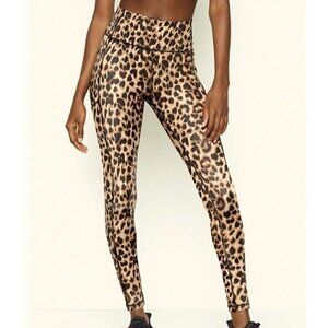 Victoria's Secret Sz 2 Leopard Print Studio Essential Cropped Leggings